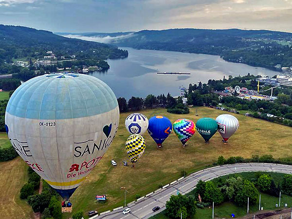 Letka balónů u Brněnské přehrady